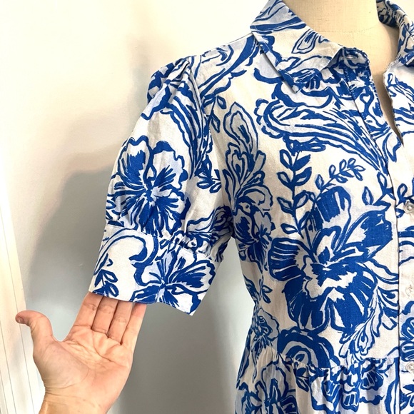 Crown & Ivy, Blue Floral Button Front Puff Sleeve, Shirt Dress,Pockets, Size M/L - Picture 9 of 16